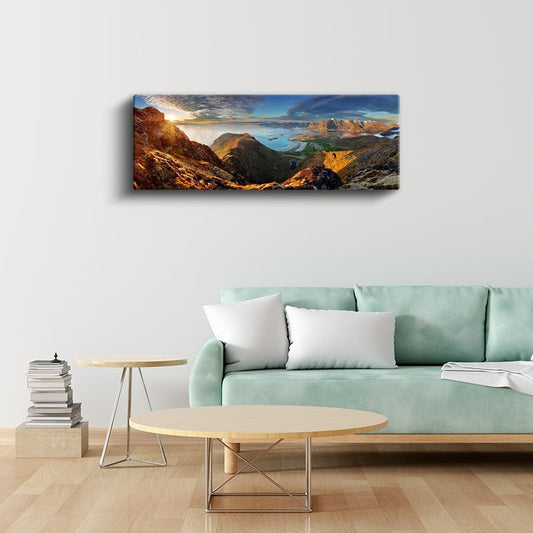 Güneşin İlk Işıkları - Altına Bürünen Dağlar ve Göl Manzarası Kanvas Tablo
