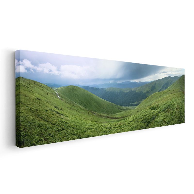 Yeşil Yamaçlar - Bulutlu Gökyüzü Altında Dağ Manzarası Kanvas Tablo