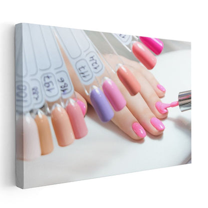 Tırnak Tasarımcısı - Renkli Oje Uygulaması Kanvas Tablo