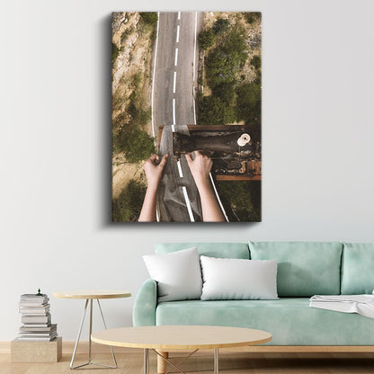 Yolculuğun Dikişi - Gerçekliği Yeniden Şekillendiren Eller Kanvas Tablo