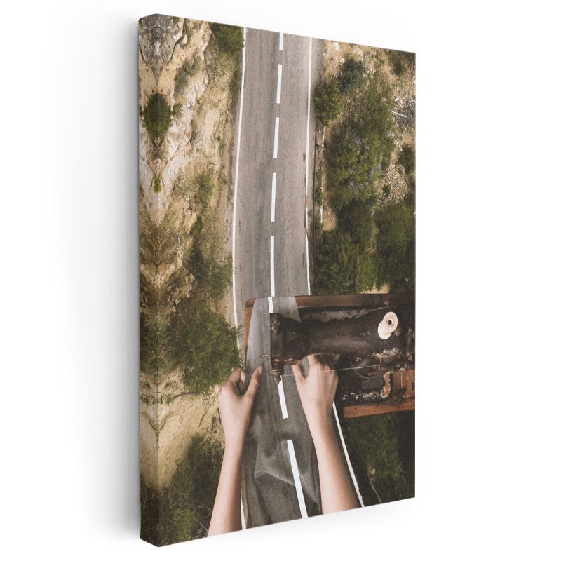 Yolculuğun Dikişi - Gerçekliği Yeniden Şekillendiren Eller Kanvas Tablo