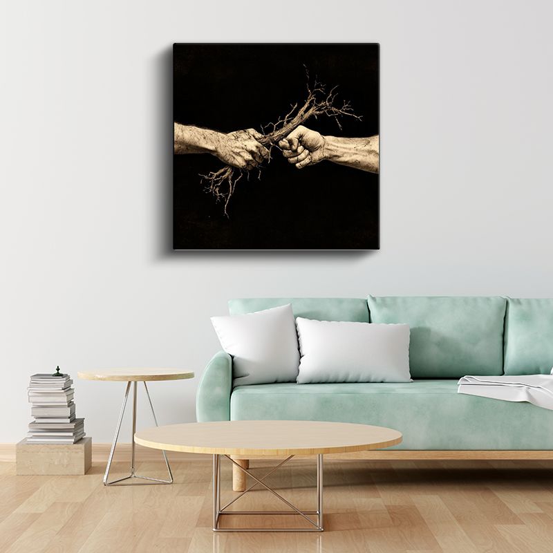 Yaşam Bağı - Eller Arasında Tutulan Kök Kanvas Tablo