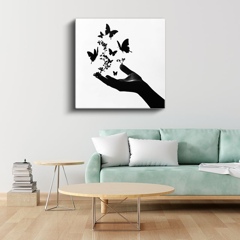Kelebek Avucu - Doğanın Siyah Beyaz Dansı Kanvas Tablo