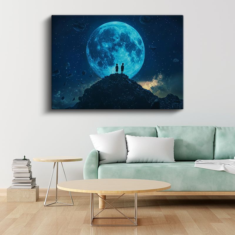 Ay'ın Bekçileri - Devasa Mavi Dolunay Karşısında İki Silüet Kanvas Tablo