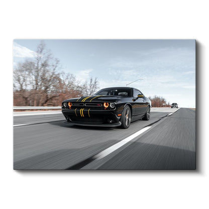 Dodge Challenger - Çift Sarı Şeritli Amerikan Muscle Car Kanvas Tablo