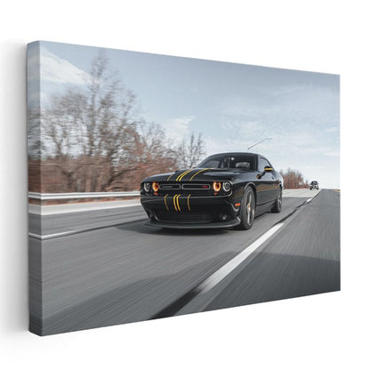 Dodge Challenger - Çift Sarı Şeritli Amerikan Muscle Car Kanvas Tablo