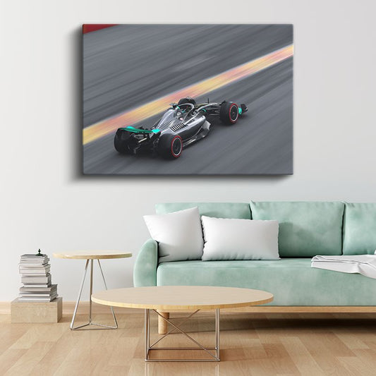 Mercedes F1 - Pistte Hız Yapan Yarış Otomobili Kanvas Tablo