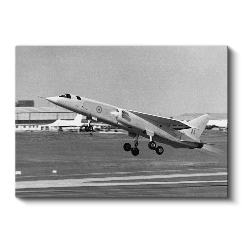 Askeri Jet - Kalkış Anında Klasik Savaş Uçağı Kanvas Tablo