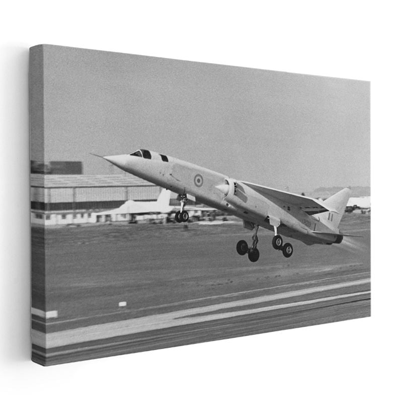 Askeri Jet - Kalkış Anında Klasik Savaş Uçağı Kanvas Tablo
