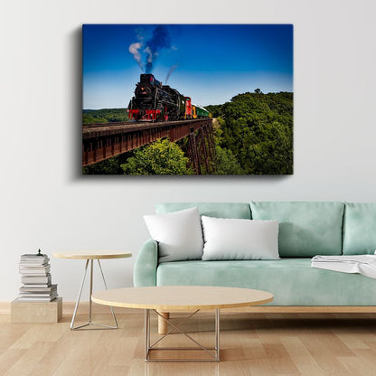 Buharlı Lokomotif 5918 - Köprü Üzerinde İlerleyen Renkli Vagonlar Kanvas Tablo