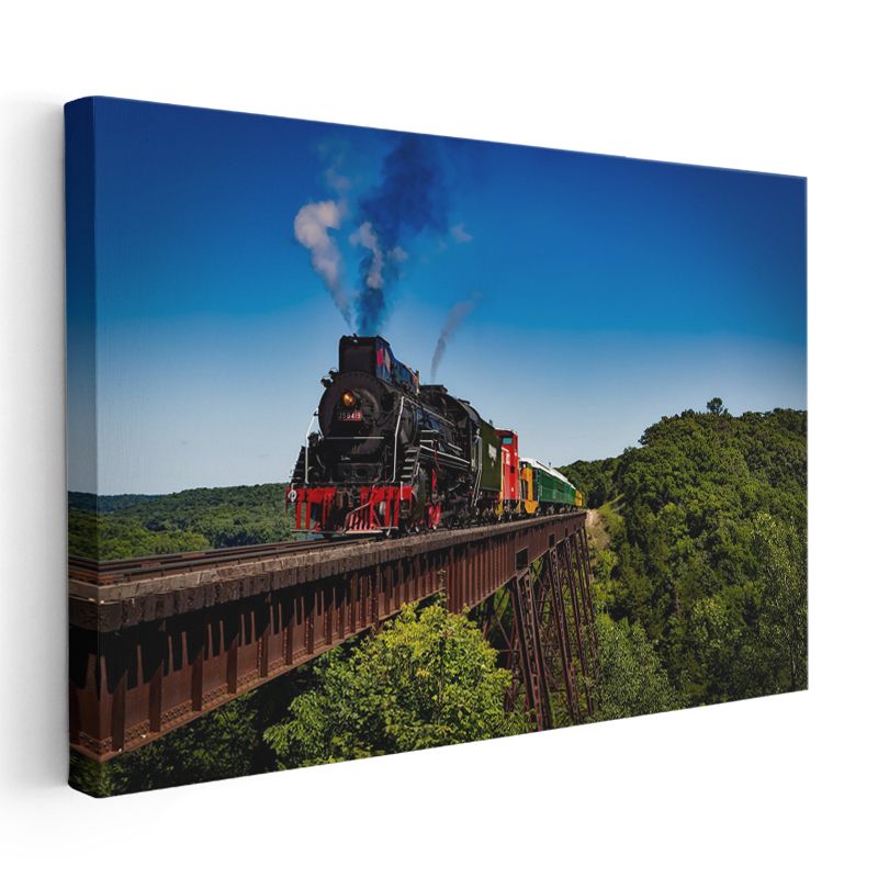 Buharlı Lokomotif 5918 - Köprü Üzerinde İlerleyen Renkli Vagonlar Kanvas Tablo