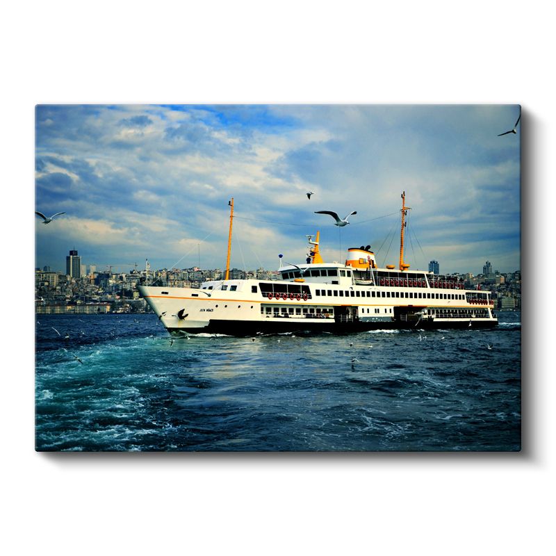 İstanbul Boğazı Vapuru - Şehrin Simgesi Deniz Taşıtı Kanvas Tablo