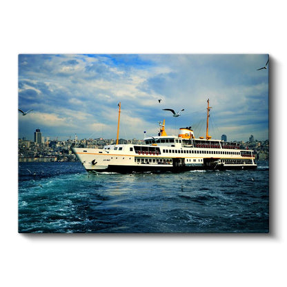 İstanbul Boğazı Vapuru - Şehrin Simgesi Deniz Taşıtı Kanvas Tablo