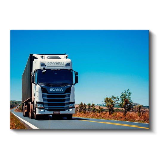 Scania Tır - Açık Yolda İlerleyen Beyaz Kamyon Kanvas Tablo