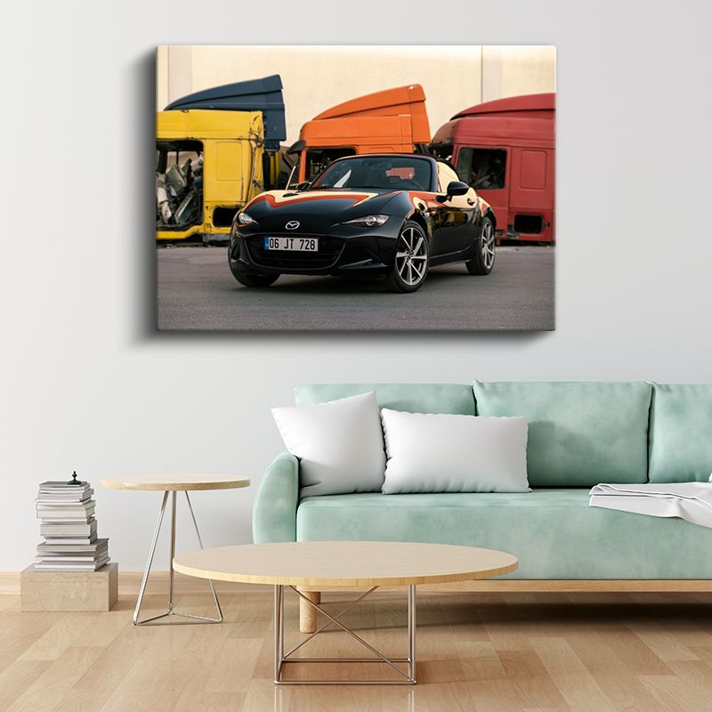 Mazda MX-5 Miata - Renkli Kamyonlar Önünde Roadster Kanvas Tablo