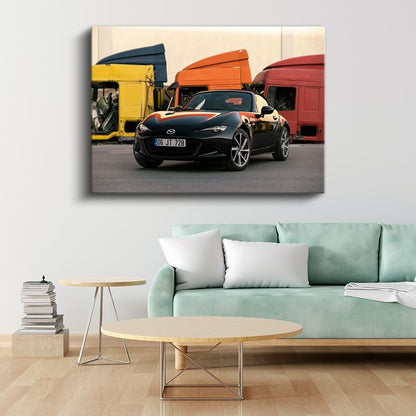 Mazda MX-5 Miata - Renkli Kamyonlar Önünde Roadster Kanvas Tablo