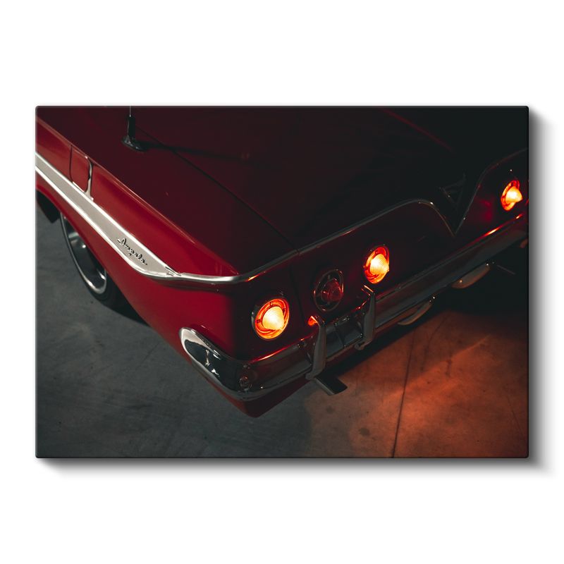 Chevrolet Impala - Kırmızı Stop Lambalı Klasik Amerikan Arabası Kanvas Tablo
