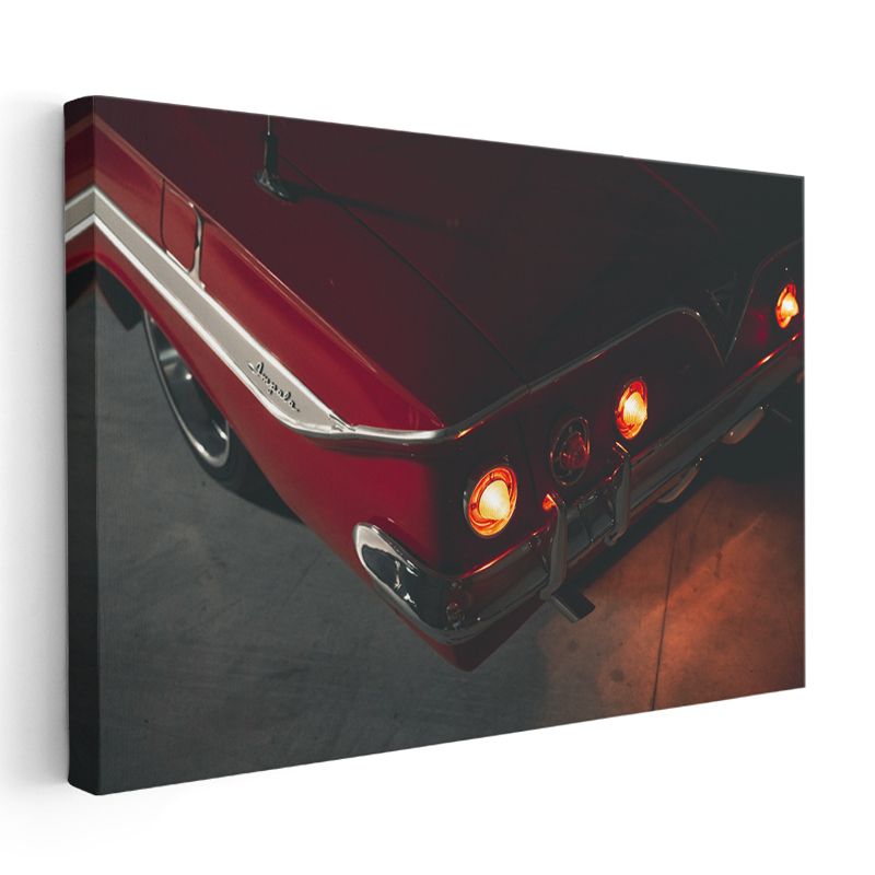 Chevrolet Impala - Kırmızı Stop Lambalı Klasik Amerikan Arabası Kanvas Tablo