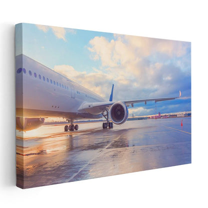 Yolcu Uçağı - Gün Batımında Pist Üzerinde Kanvas Tablo