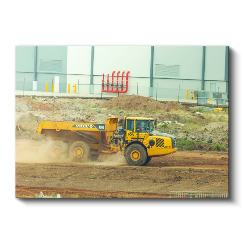 Volvo A40E Damperli Kamyon - İnşaat Sahasında Çalışırken Kanvas Tablo