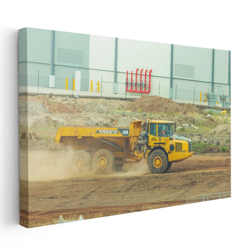 Volvo A40E Damperli Kamyon - İnşaat Sahasında Çalışırken Kanvas Tablo