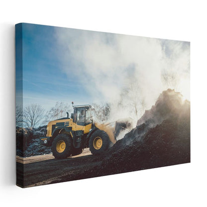 Sarı Yükleyici - Buhar Tüten Toprak Yığınında Çalışırken Kanvas Tablo