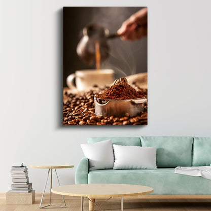Taze Kahve - Öğütülmüş Kahve Çekirdekleri ve Buharı Tüten Fincan Kanvas Tablo