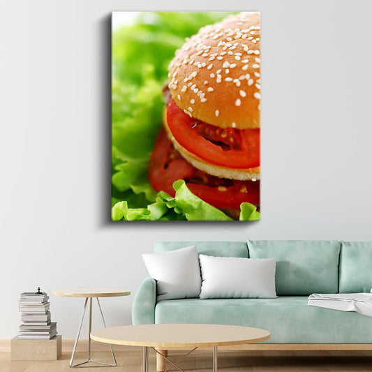 Lezzetli Hamburger - Taze Domates ve Yeşilliklerle Süslenmiş Kanvas Tablo