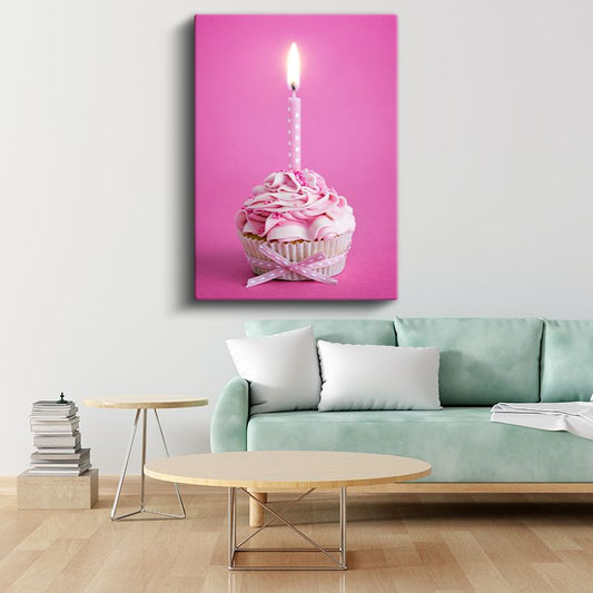 Doğum Günü Cupcake - Pembe Krema ve Mum Detaylı Tatlı Kanvas Tablo