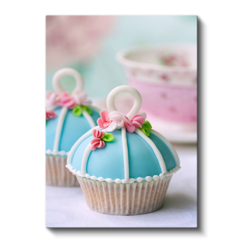 Mavi Fondanlı Cupcake - Çiçek Detaylı Zarif Pasta Kanvas Tablo