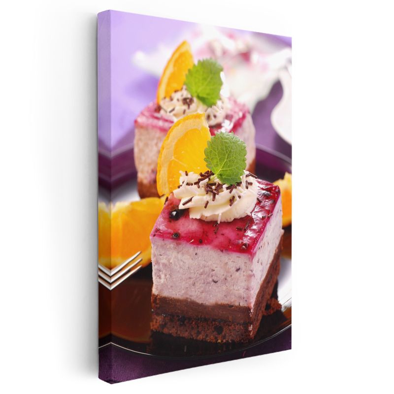 Meyveli Pasta Dilimleri - Portakal ve Krema Süslemeli Çok Katlı Tatlı Kanvas Tablo