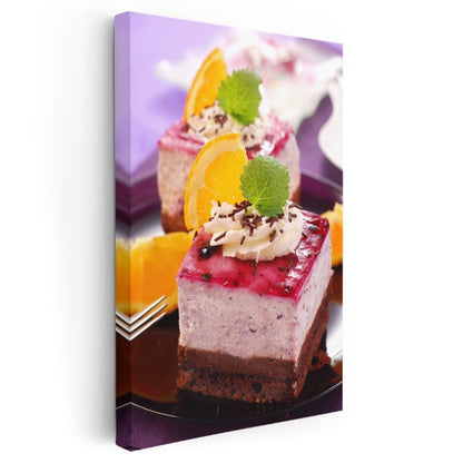 Meyveli Pasta Dilimleri - Portakal ve Krema Süslemeli Çok Katlı Tatlı Kanvas Tablo