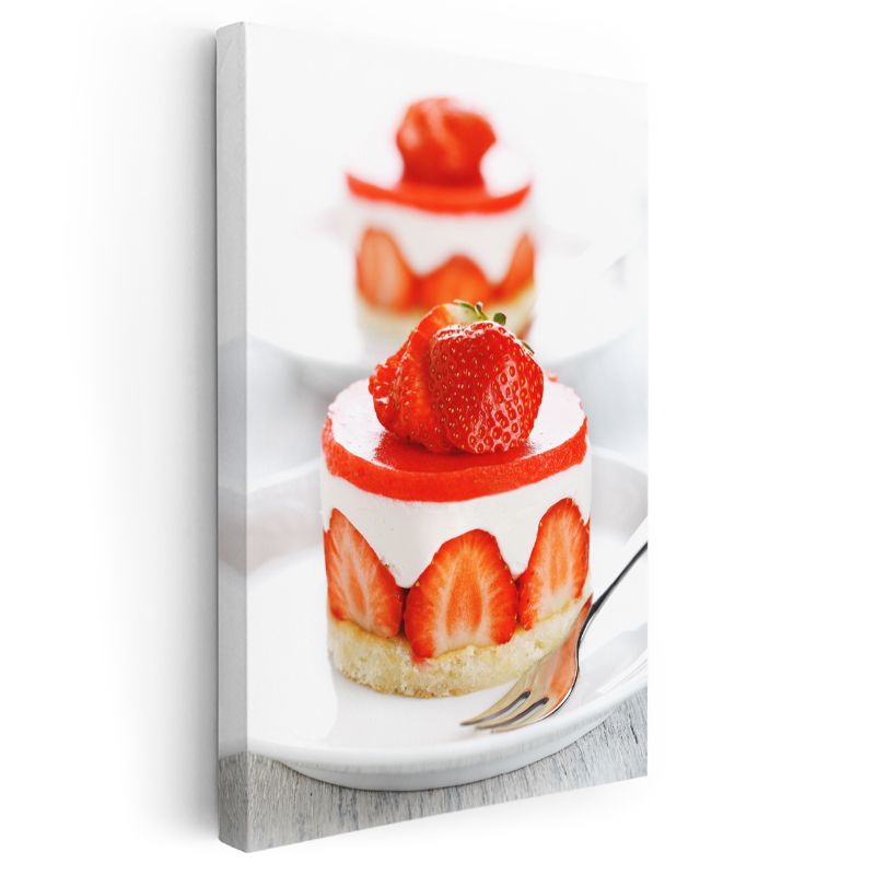 Çilekli Tatlı - Kremşanti Dokunuşu Kanvas Tablo