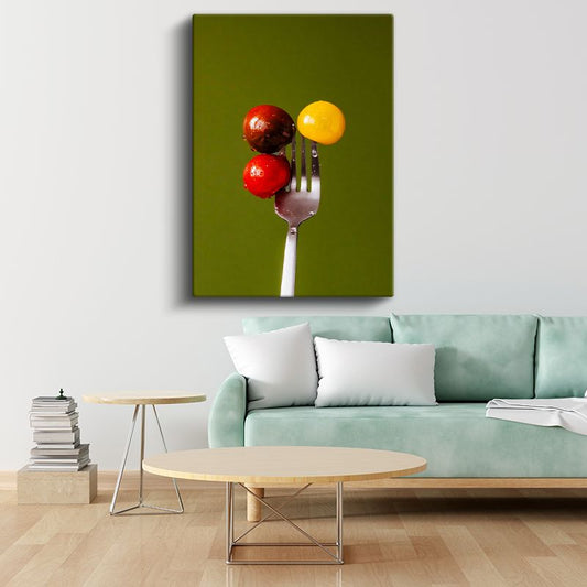 Renkli Domatesler - Çatalda Minimalist Sunum Kanvas Tablo