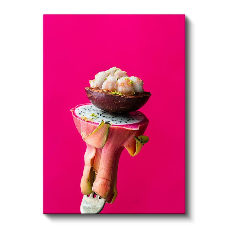 Tropik Deniz Mahsulleri - Ejder Meyvesi Üzerinde Şef Sunumu Kanvas Tablo