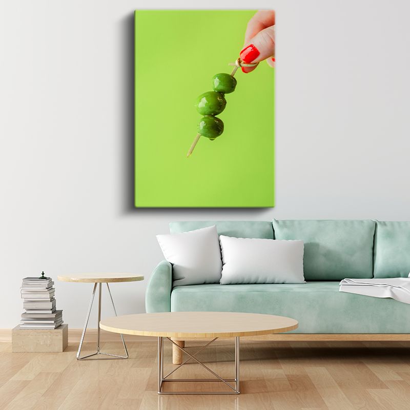 Yeşil Zeytin - Çubukta Sunulan Akdeniz Lezzeti Kanvas Tablo