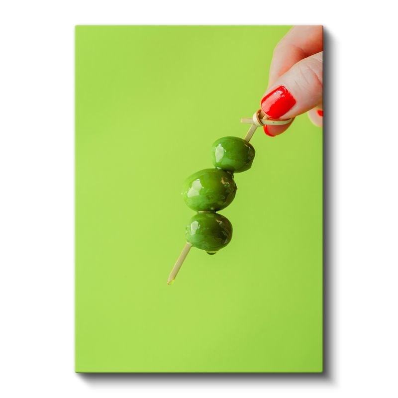 Yeşil Zeytin - Çubukta Sunulan Akdeniz Lezzeti Kanvas Tablo