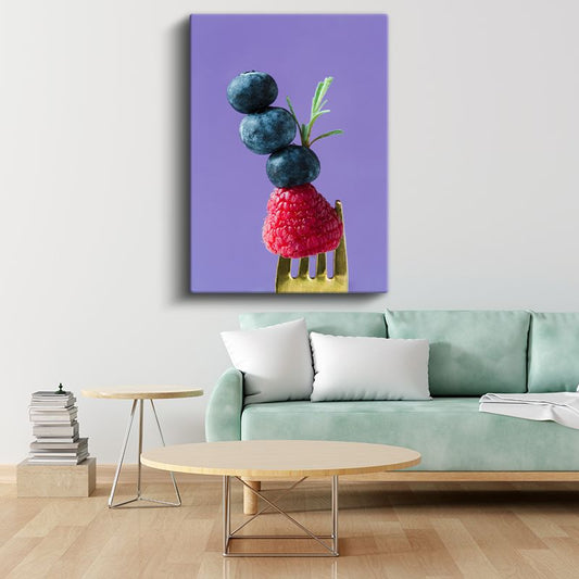 Orman Meyveleri - Çatalla Sunulan Tatlı Dokunuş Kanvas Tablo