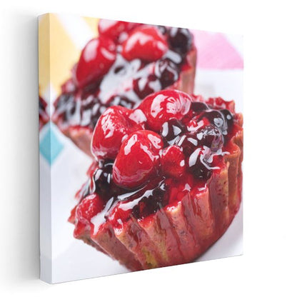 Kırmızı Meyveli Tart - Parlak Lezzet Sunumu Kanvas Tablo