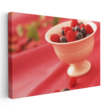 Taze Meyveler - Ahududu ve Yaban Mersini Kasesi Kanvas Tablo