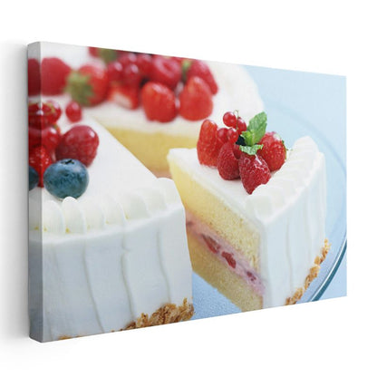 Meyveli Pasta - Kremşanti ve Ahududu Süslemeli Dilimler Kanvas Tablo