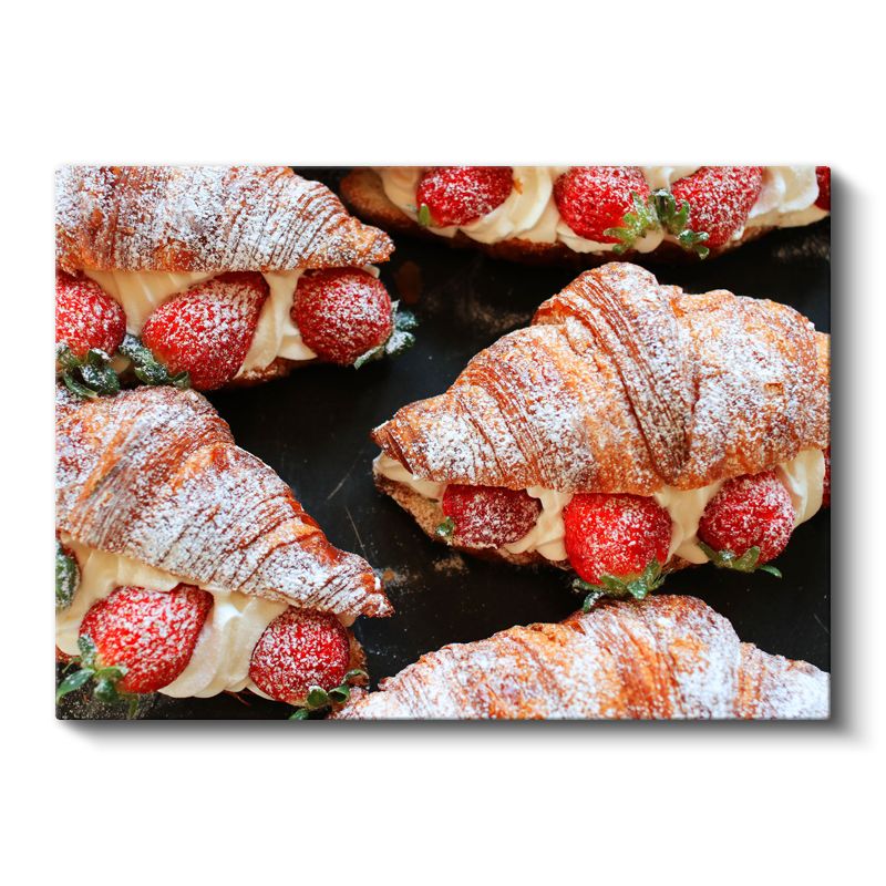 Çilekli Kruvasan - Pudra Şekerli Tatlı Lezzet Kanvas Tablo