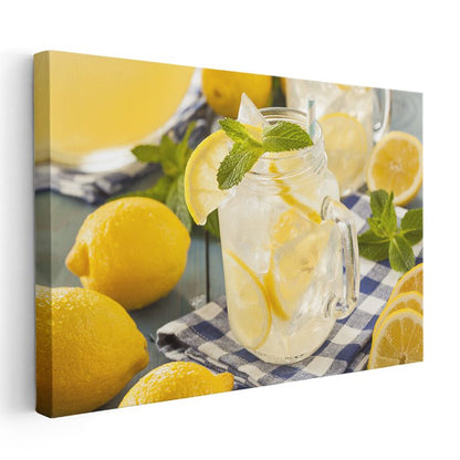 Ferahlatıcı Limonata - Nane Yaprakları ve Limon Dilimleriyle Süslenmiş İçecek Kanvas Tablo
