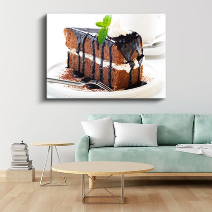 Tiramisu Lezzeti - Çikolata Sosu ile Süslenmiş Katmanlı Pasta Kanvas Tablo