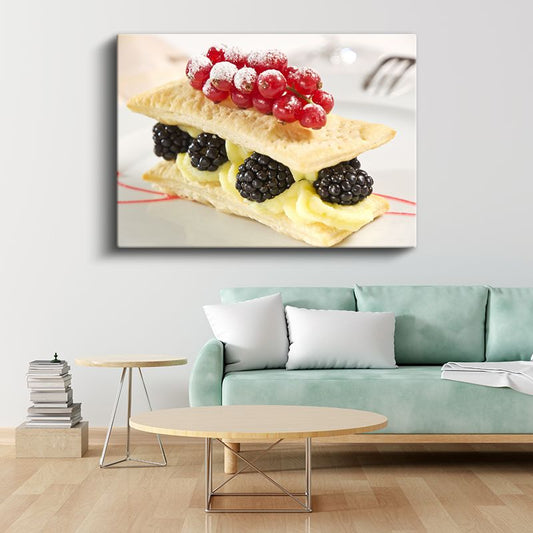 Milföy Tatlısı - Böğürtlen ve Kırmızı Meyvelerle Süslenmiş Kanvas Tablo