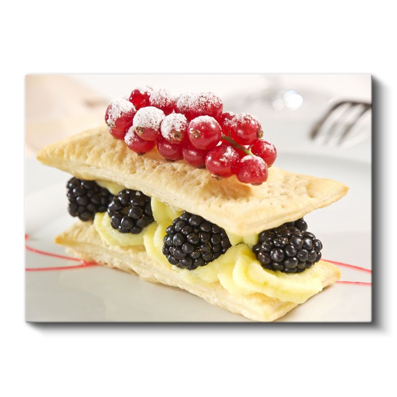 Milföy Tatlısı - Böğürtlen ve Kırmızı Meyvelerle Süslenmiş Kanvas Tablo