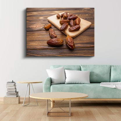 Tatlı Hurma - Ahşap Tabakta Doğal Atıştırmalık Kanvas Tablo