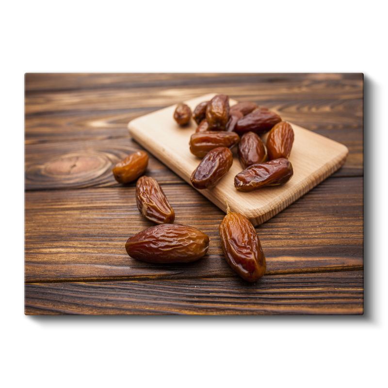 Tatlı Hurma - Ahşap Tabakta Doğal Atıştırmalık Kanvas Tablo