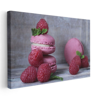 Frambuazlı Makaron - Zarif Fransız Tatlı Sunumu Kanvas Tablo