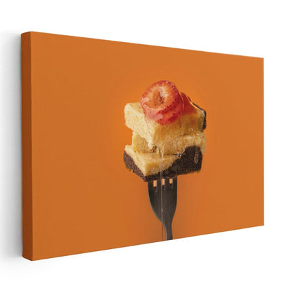 Tatlı Lezzet - Çilekli Pasta Dilimi Kanvas Tablo